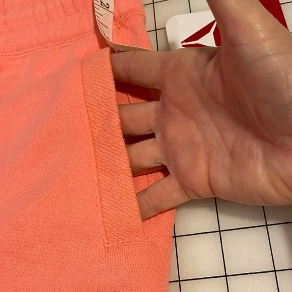 Reebok Vibrant Peach Athletic Shorts side pockets drawstring - Picture 10 of 12